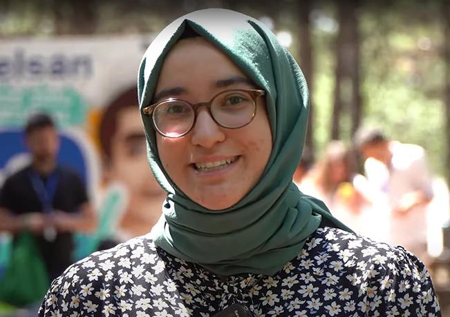 ​ASELSAN'da en modern teknolojik imkanları kullanarak mühendislik yaparken, ülkemizin savunma sanayi alanında dışa bağımlılığını en aza indirecek projelere katkı sağlıyorum. 